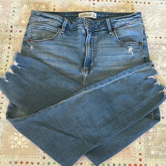 Abercrombie & Fitch - High Rise Super Skinny Ankle Denim - Picture 1 of 5